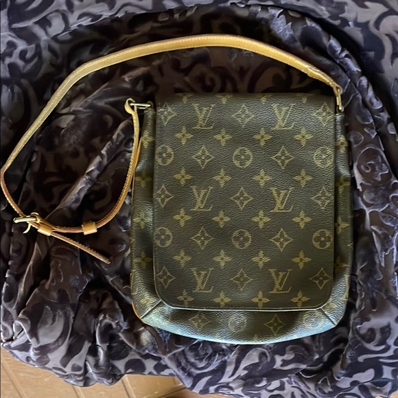 Louis Vuitton Handbags - Vintage Louis Vuitton Musette Salsa Crossbody